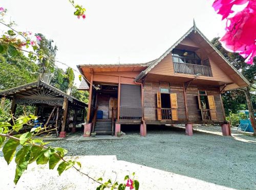 Indah Desa Homestay