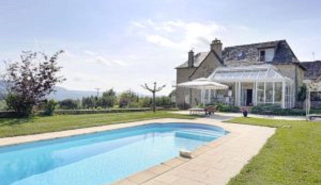 Independent room with shared pool