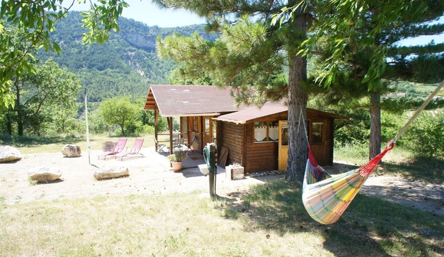 Independent cottage with pool in Provence