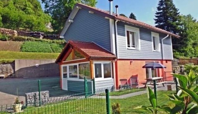 Independent house with garden, terrace and fireplace in Saulxures-sur-Moselotte