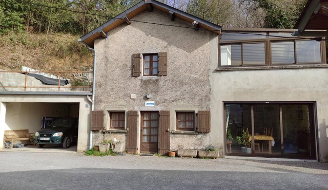 independent house F2 cabin