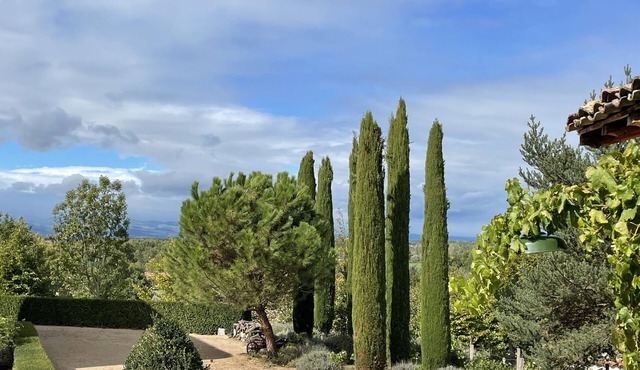 INDEPENDENCE TRANQUILLITY ideal for business trips romantic getaways