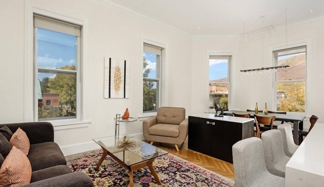 Independence Square 203 | Stunning Suite w/Great Views of Downtown Aspen