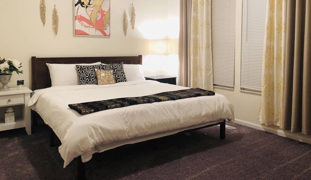 Independent 4 Bedroom House near Columbus Downtown / OSU