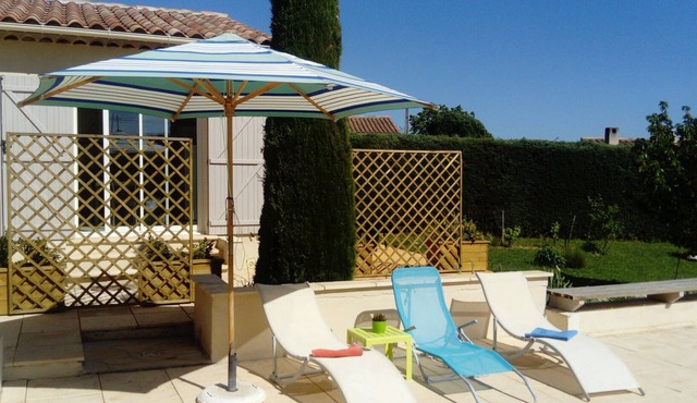 Independent accommodation and swimming pool