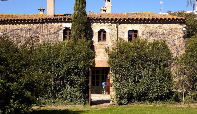 Independent apartment of 100 m2 in medieval residence
