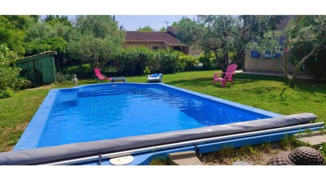 Independent apartment in the countryside + swimming pool, at the bottom of a detached house