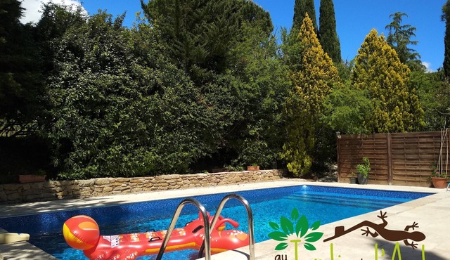 Independent bedroom, swimming pool, Park, Kitchen, Barbecue.