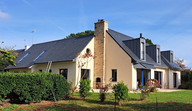 Independent big recent house, 400m from fine sandy beaches in Southern Finistere