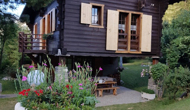 independent chalet near La Fouly