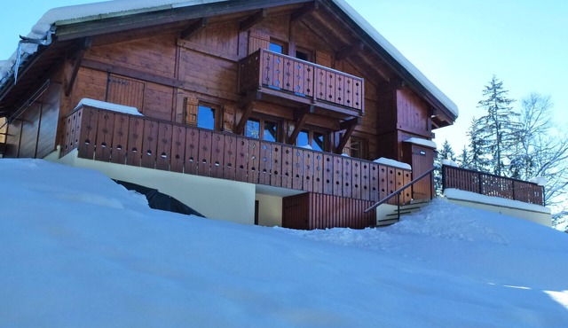 Independent chalet on 2 levels with parking and WIFI classified 3 stars