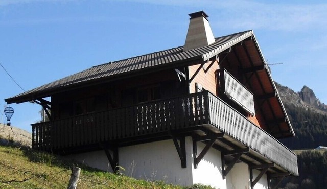 INDEPENDENT CHALET "Namasté" UNBEATABLE VIEW OF BERNEX AND ITS MOUNTAINS