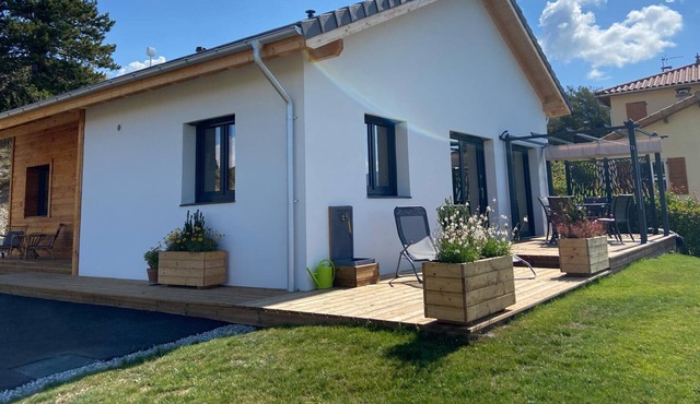 Independent chalet with exceptional panoramic mountain view