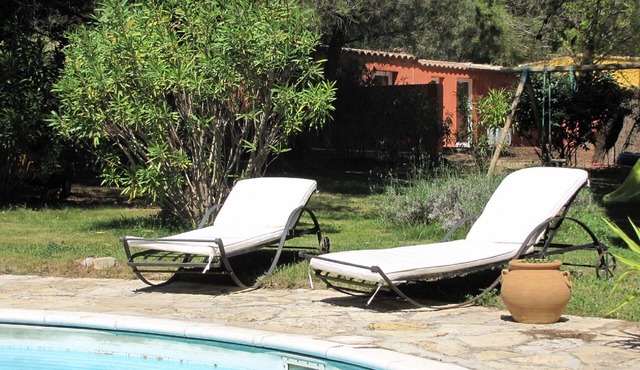 Independent cottages in the heart of the vineyards 10 minutes from the beaches