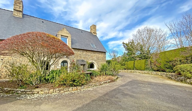 Independent Cottage in Kervignac, Sleeps 6, Peaceful Retreat, Parking