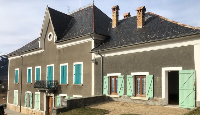 Independent cottage in large 19th century house in Seyne les Alpes, sleeps 6