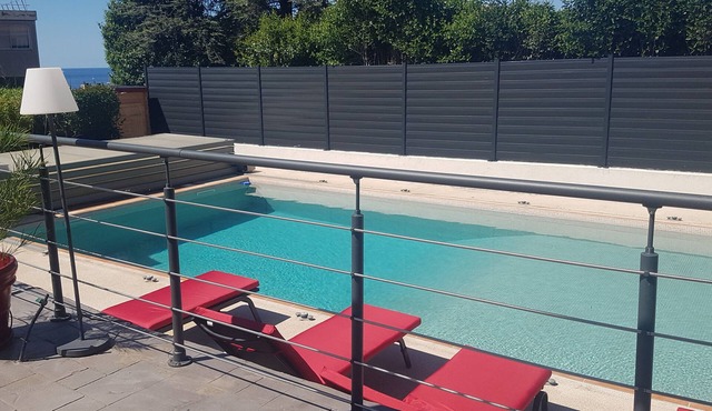 Independent floor in villa Swimming pool