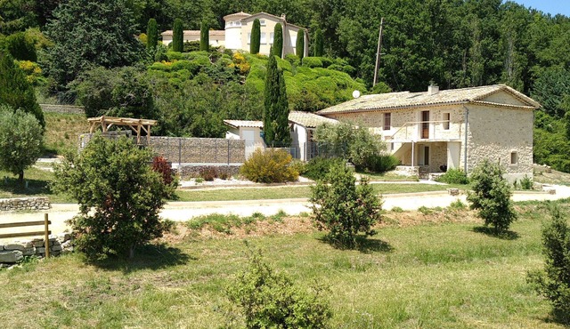 Independent house in Provence, suitable space for rest and relaxation