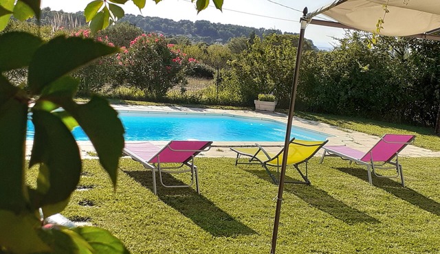 Independent cottage in private air-fenced yard-pool Provence