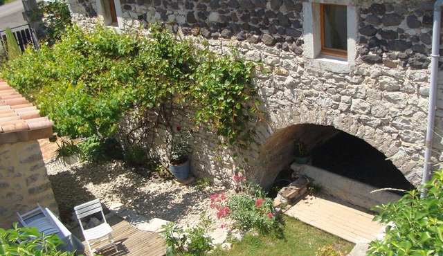 Independent gîte in an old silk mill