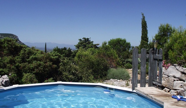 Independent Garden Apartment, Pool