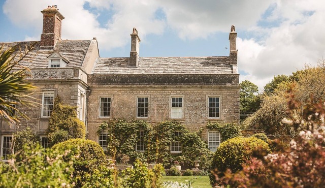Independent Garden Wing of Dorset country house