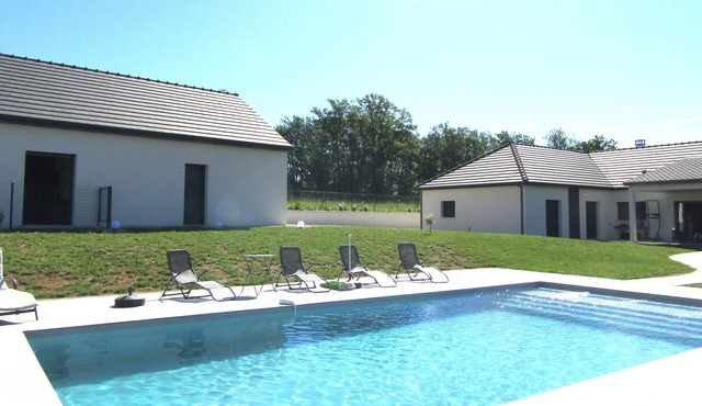 Independent gite with swimming pool in the heart of the Dordogne valley