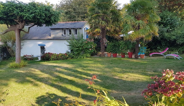 Independent house, near Port Belon