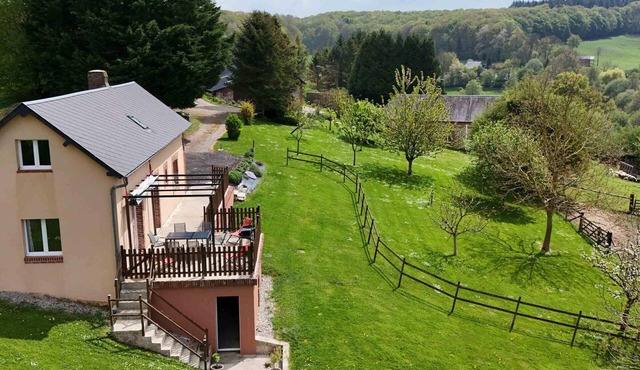 Independent house with exceptional view in Pays d'Auge