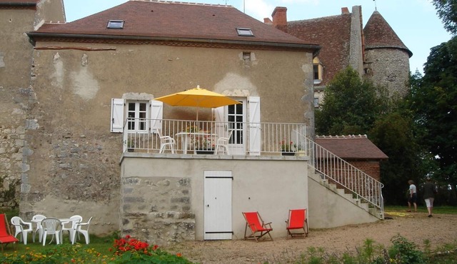 Independent house with terrace, WIFI, garden, near castle