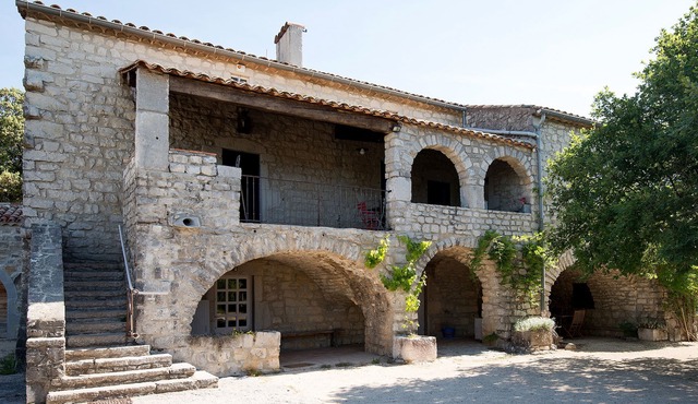 Independent Mas not overlooked with 10700m2 of enclosed park, 14x4 heated pool