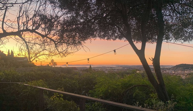 Independent on the ground floor apartment close to the center of Hyères