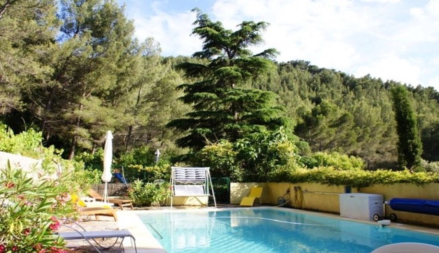 Independent pavilion in hill with swimming pool quiet 3 *