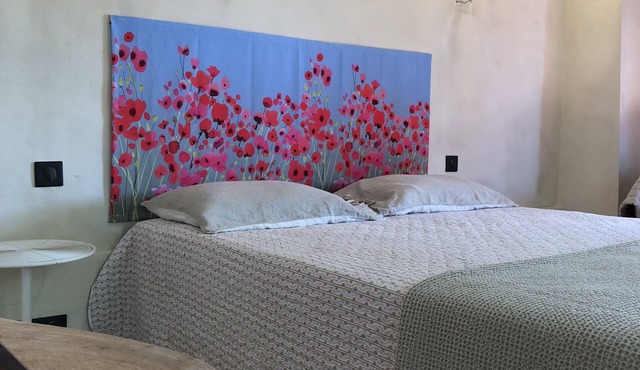 INDEPENDENT ROOM IN CHARMING HOUSE "country spirit"