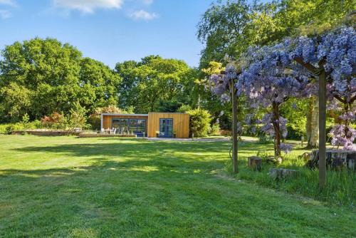 Independent rural detached annexe with free private Parking