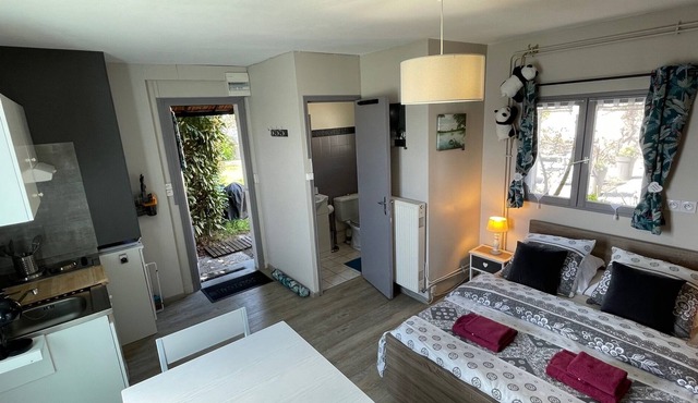 Independent studio, swimming pool access, near Zoo Beauval & Loire castles