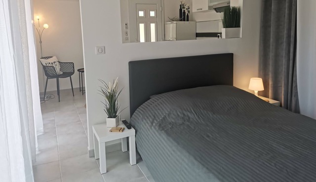 Independent Studio close to Hiking and Beaches.
