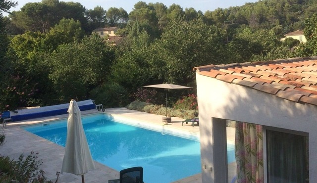 Independent studio in villa large plot ideal for your pet