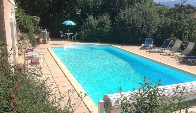 Independent studio in villa with pool. View overlooking Gap and surroundings