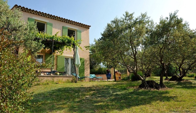 Independent villa at the foot of Mt Ventoux