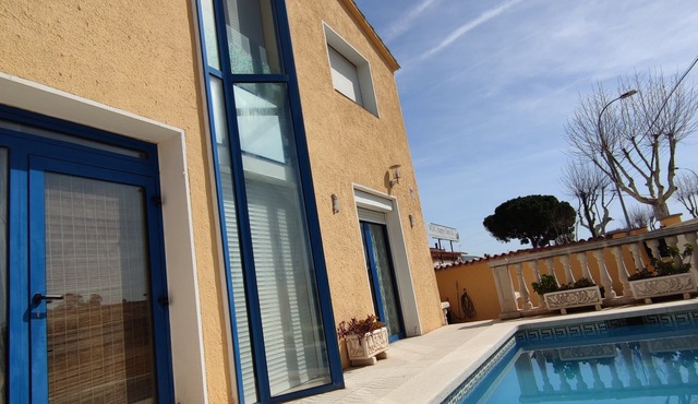 INDEPENDENT VILLA 4 BEDROOMS WITH PRIVATE POOL