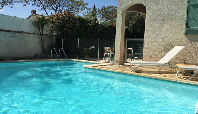Independent villa of 140 m2 on ground of 400m2 with swimming pool near sea