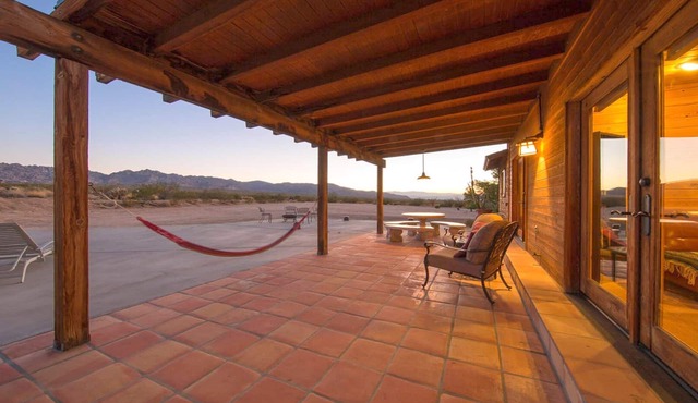 Indian Cove Ranch, Joshua Tree on the Border of National Park-Hot Tub-Pool-WiFi