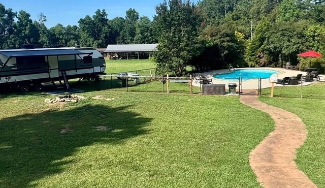 Indian Creek Farms Poolside Camper