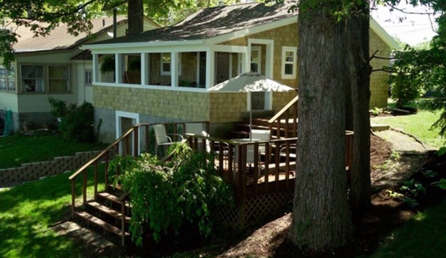 Indian Lake Treehouse Waterfront Cottagen