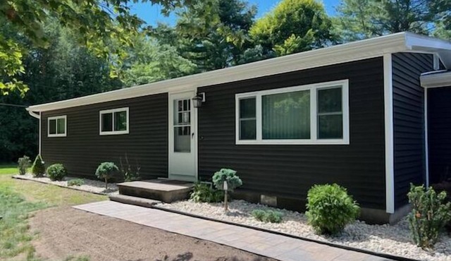 Indian River - Comfortable Home Near River & Lakes