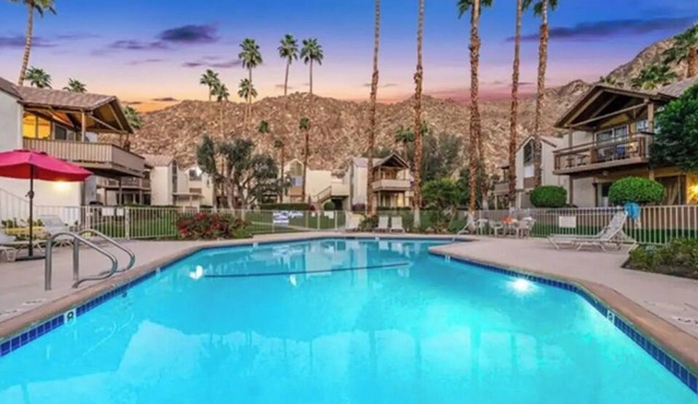 Indian Wells Lux Bungalow Desert Views, Golf, Tennis & Coachella and Stagecoach