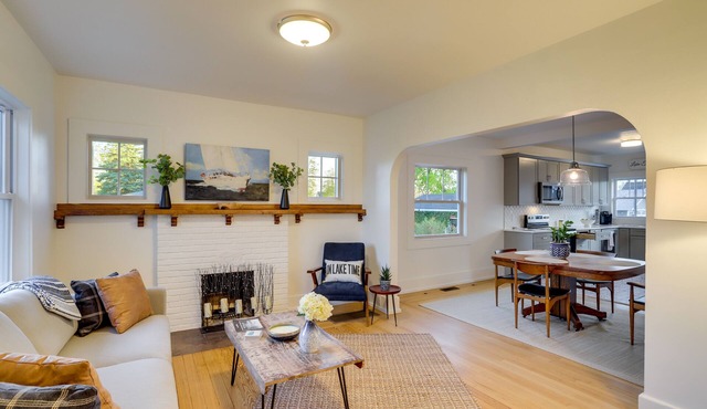 Indiana Vacation Rental - Walk to Syracuse Lake!