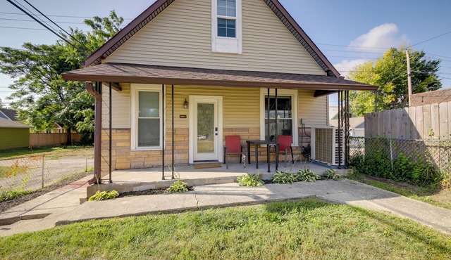 Indianapolis Home w/Porch - Close to Mile Square!