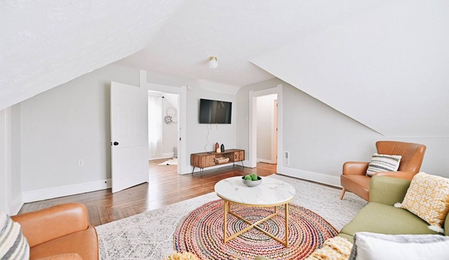 Indianapolis Luxury Clean Downtown Home.